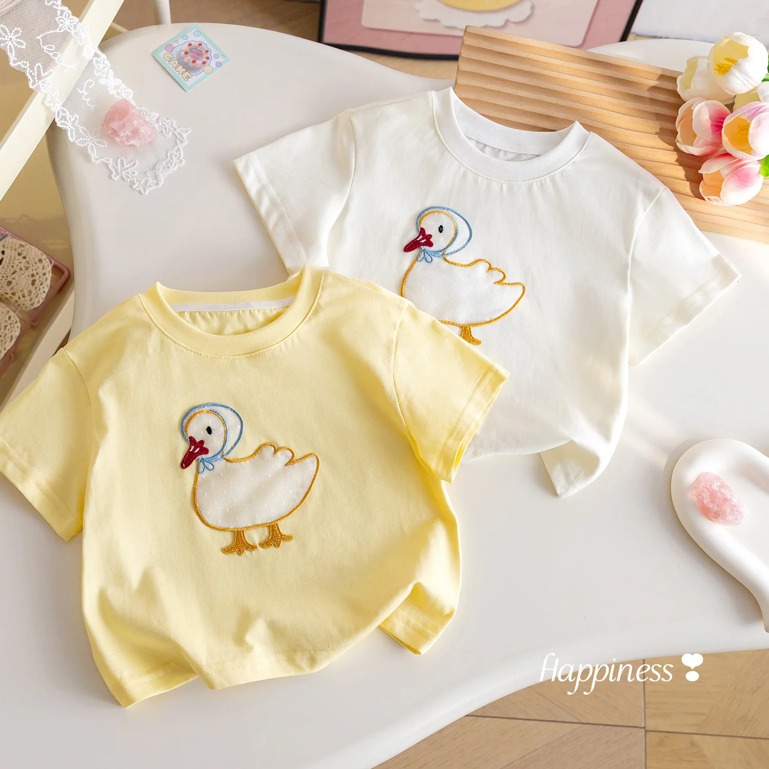 Girl's short sleeved T-shirt cute cartoon duck lace embroidery summer top