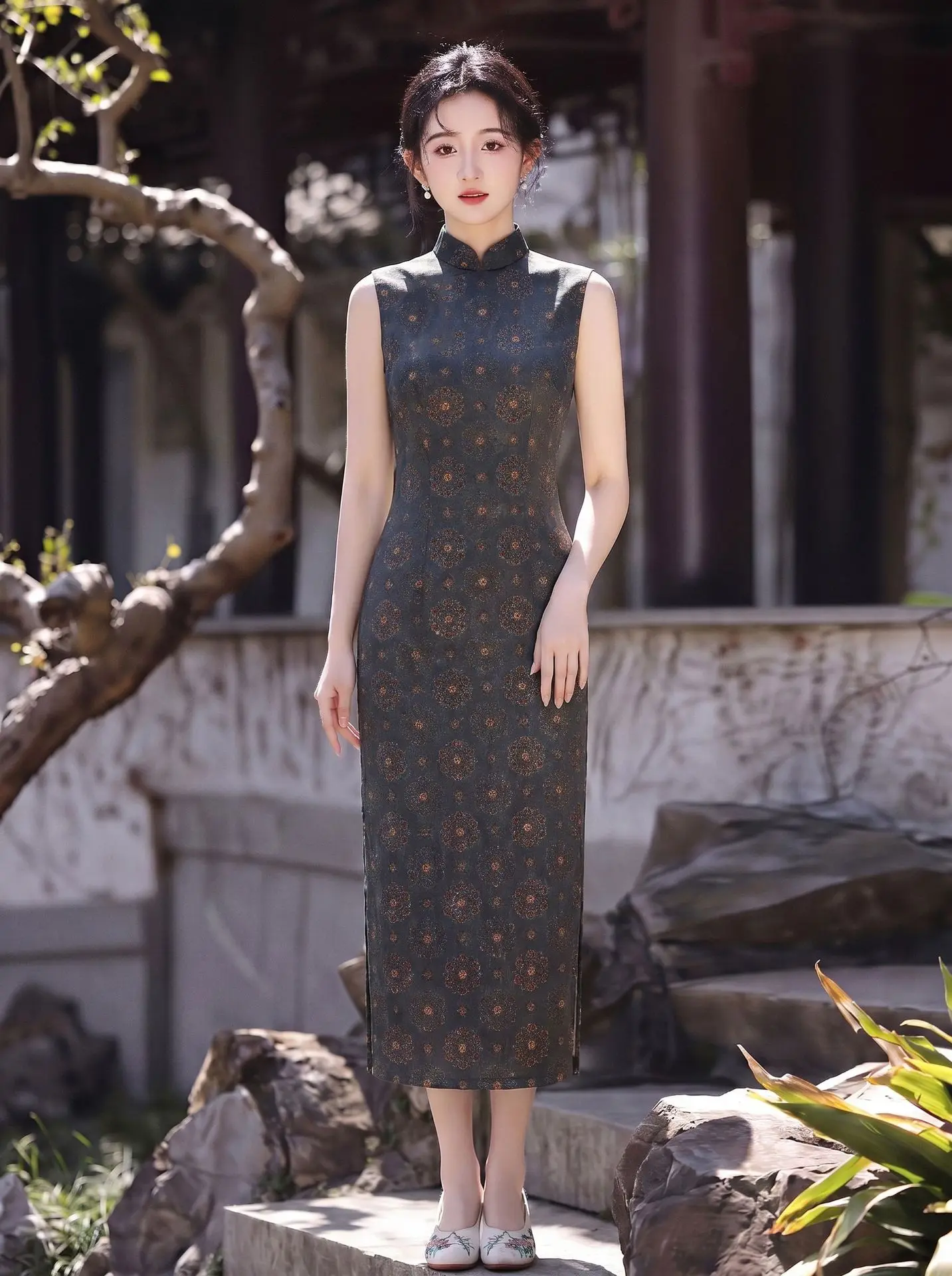

Chinese Style Long Cheongsam Improved Young Women's Sleeveless Summer Stand Collar Qipao