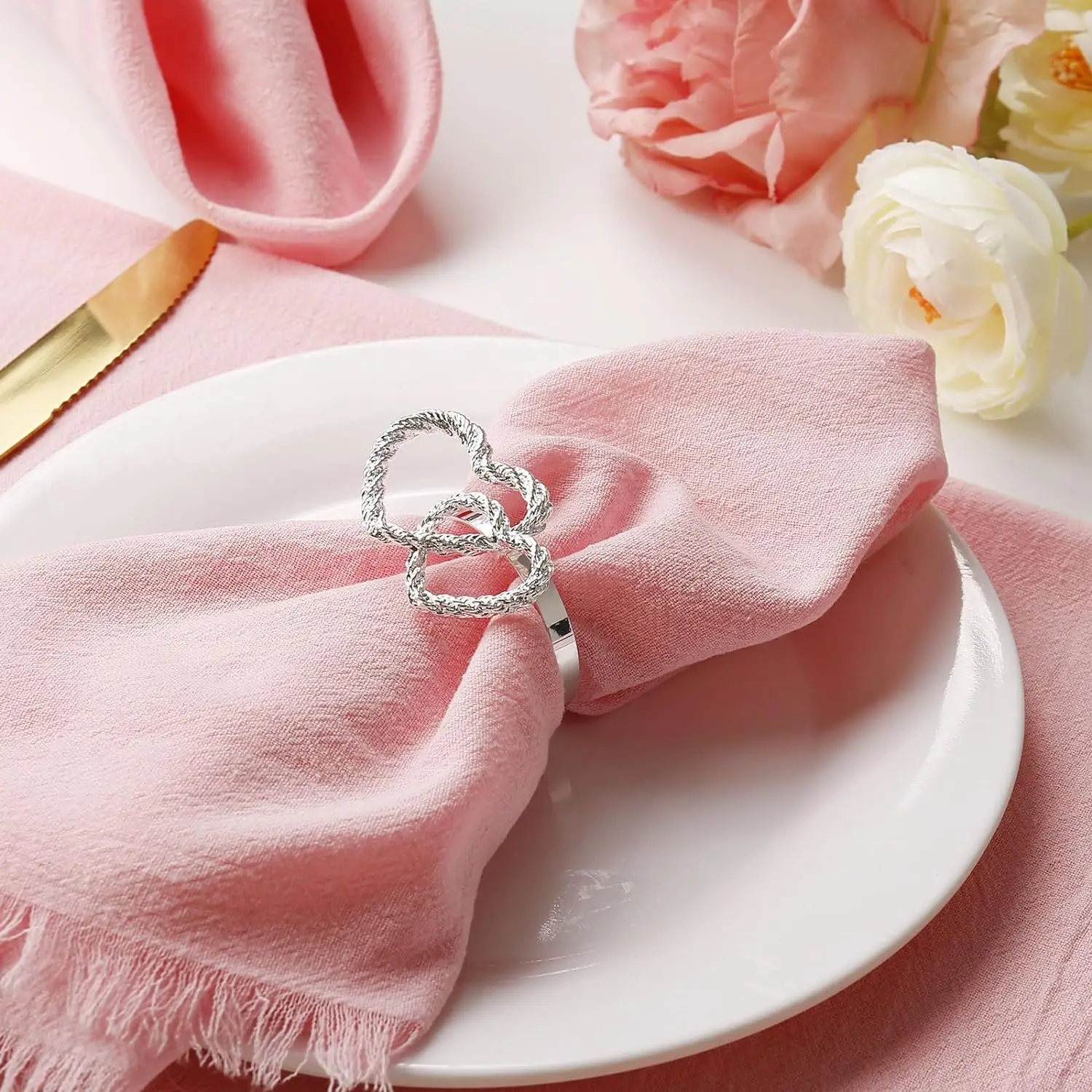 2pcs Gold Heart Napkin Rings Interlocking Love Shape Napkin Holders for Valentine's Day Wedding Party Table Decoration