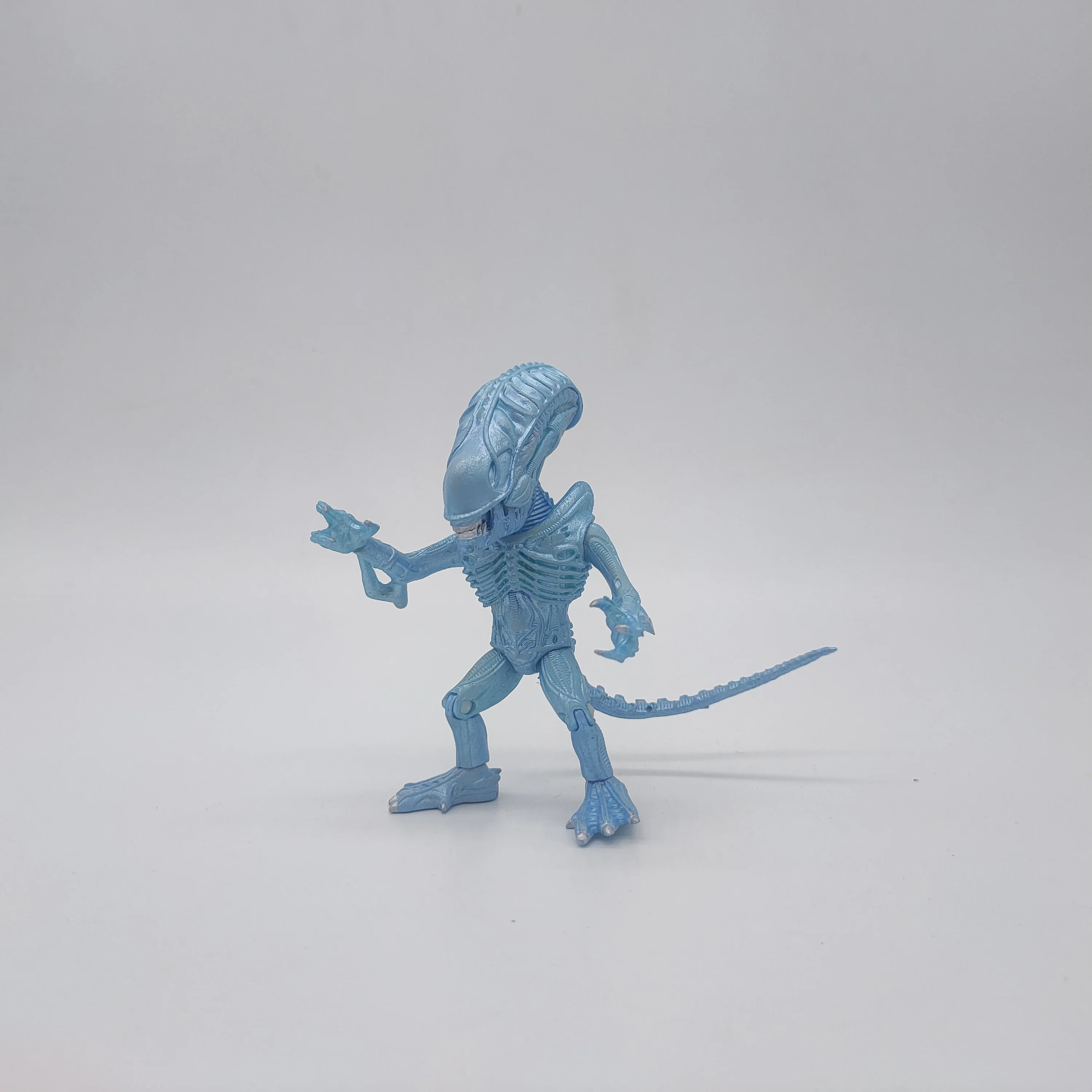 Aliens Vs Predators Facehugger Action Figures Giunti Bambola mobile Modello di mostro Giocattoli Decorazioni per il desktop Oggetti da collezione Regali per bambini