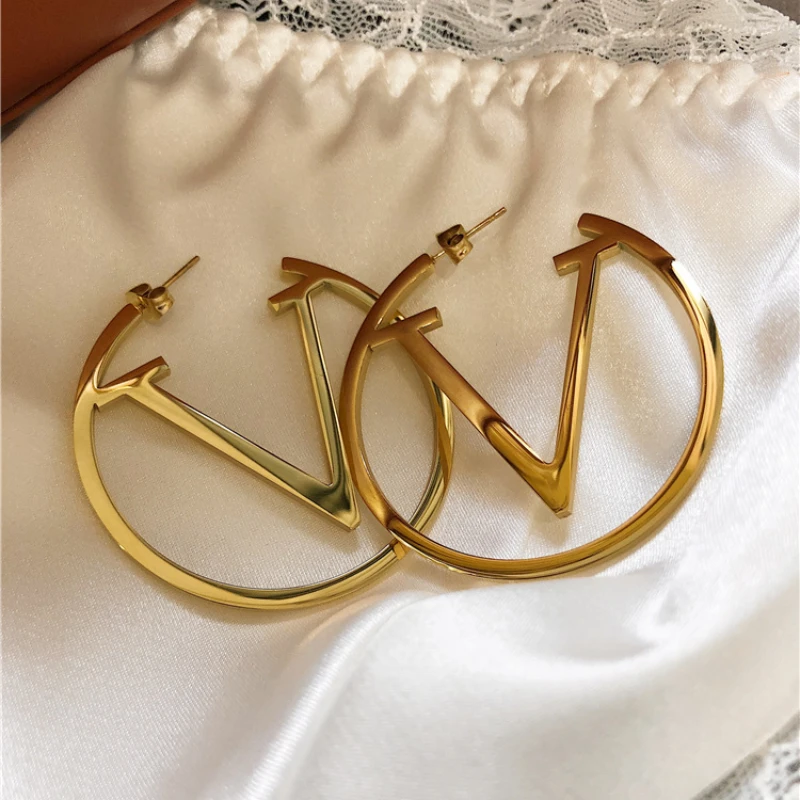 Luxury Brand Exaggerate Geometric Hollow Letter V Dangle Earrings for Women Personality Stainless Steel Korea Jewelry Fastness