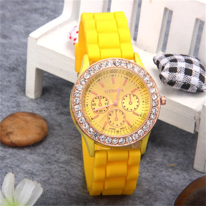 Fashion Casual Milieuvriendelijk Silicone Lady Quartz Volledige Diamond Horloge Student Vrouwelijke Klassieke Vintage Mode Klok