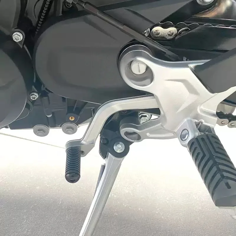 For CF 800NK the modified accessory shift lever the original foot-operated shift lever pedal connecting rod and the shift lever