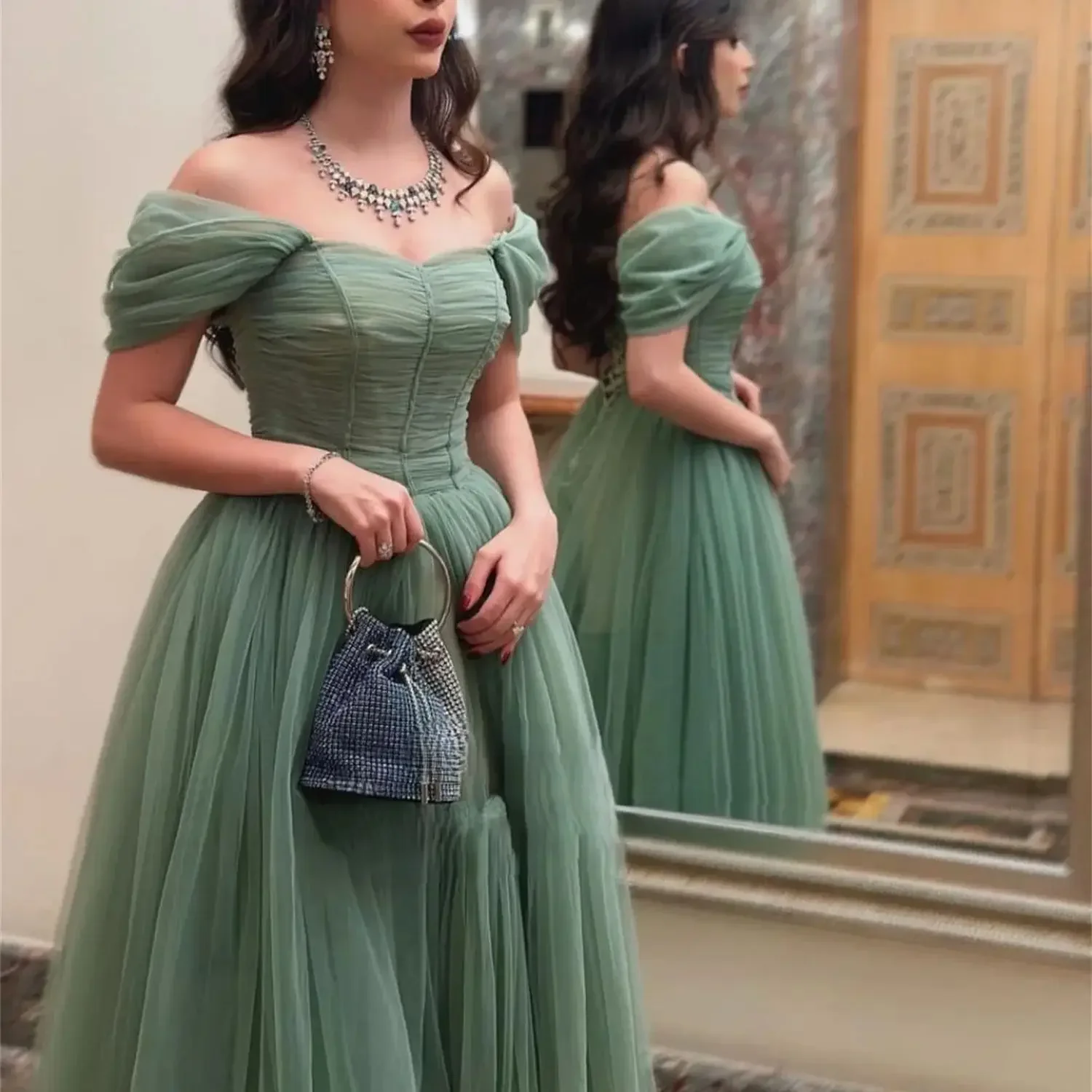 red cocktail dress with sleeves Long Homecoming Dresses Ruffles Satin ClothingSize:8 Step out in luxury Green fashion satin long Floral Sweet 16 Gowns