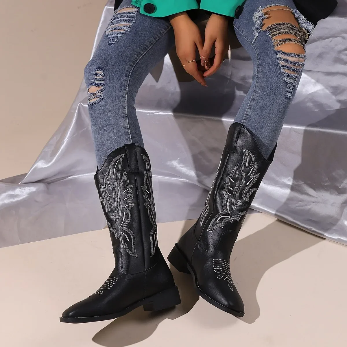 2024 Genuine Cowgirl Boots Chunky Botas Mujer Brand Designer Cowboy  Boots Embroider Casual Shoes Cossack Retro Booties