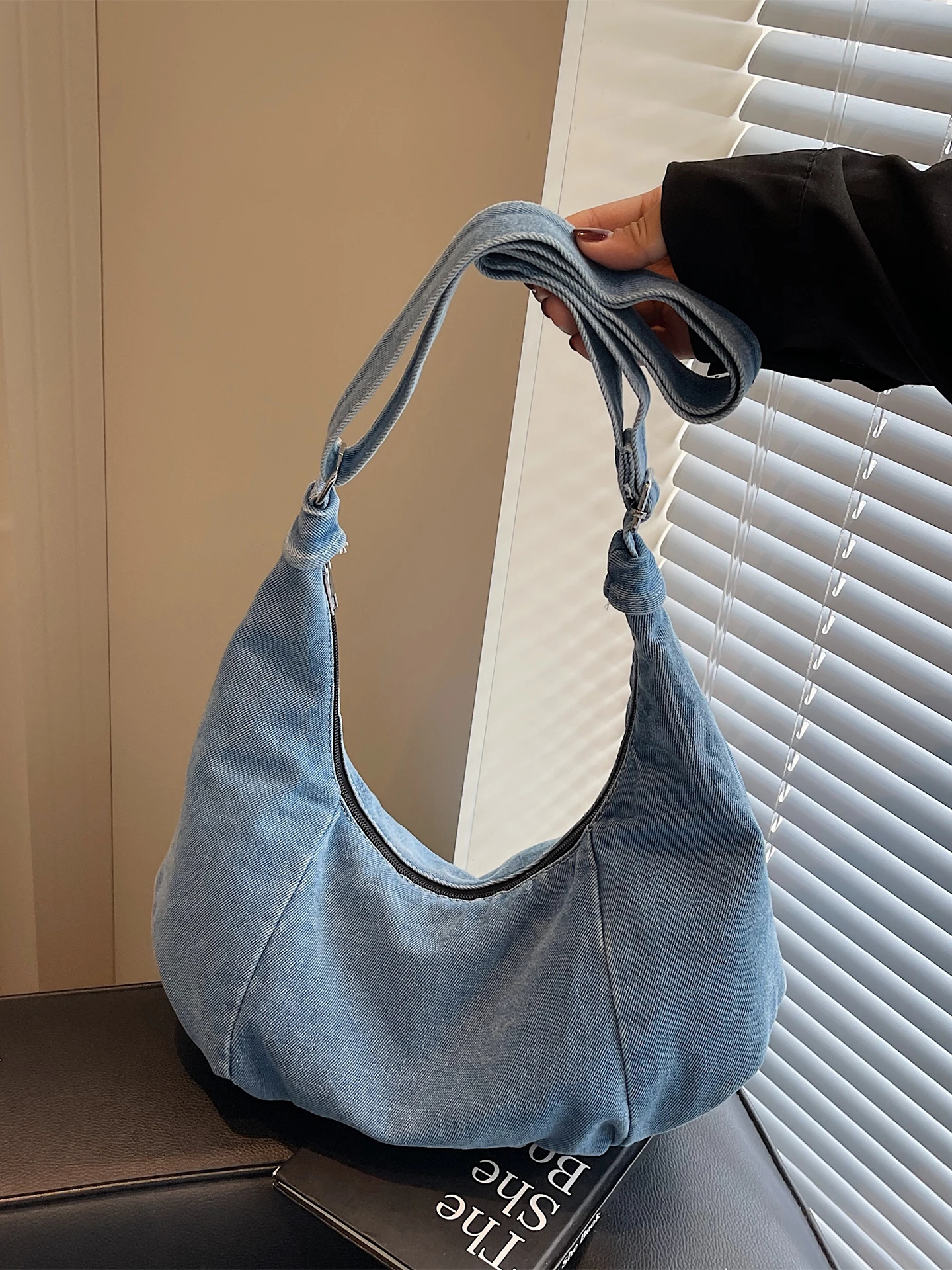 Lightweight Denim Shoulder Bag Women's Fashionable Commuter Crossbody Large Capacity Dumpling Bag Soft Handle Modern Neutral ...