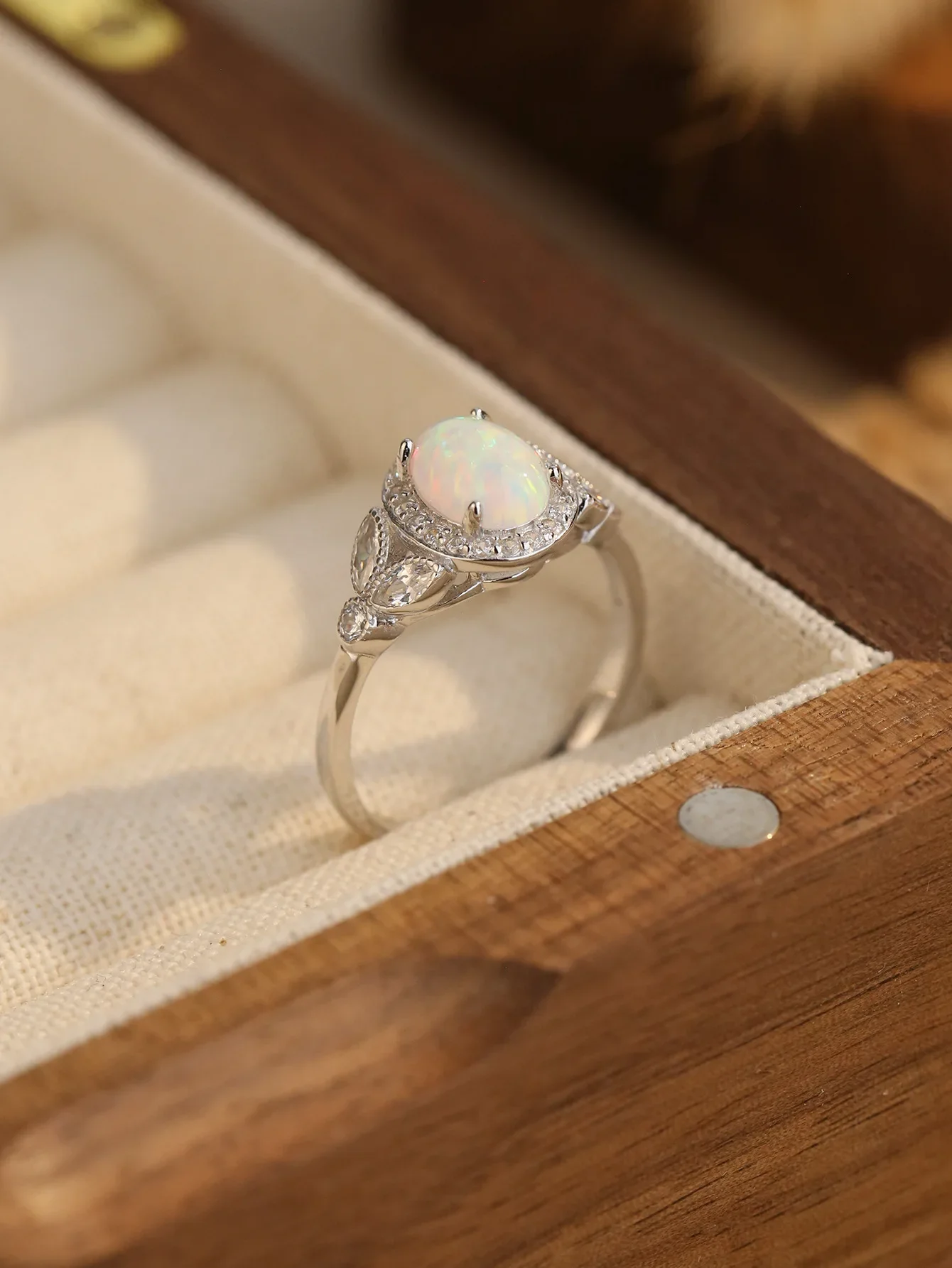 100% Silver-925 Women's Ring with Glittering White Opal and Zircon Exquisite Elegant Style for Engagement or Couples Dating