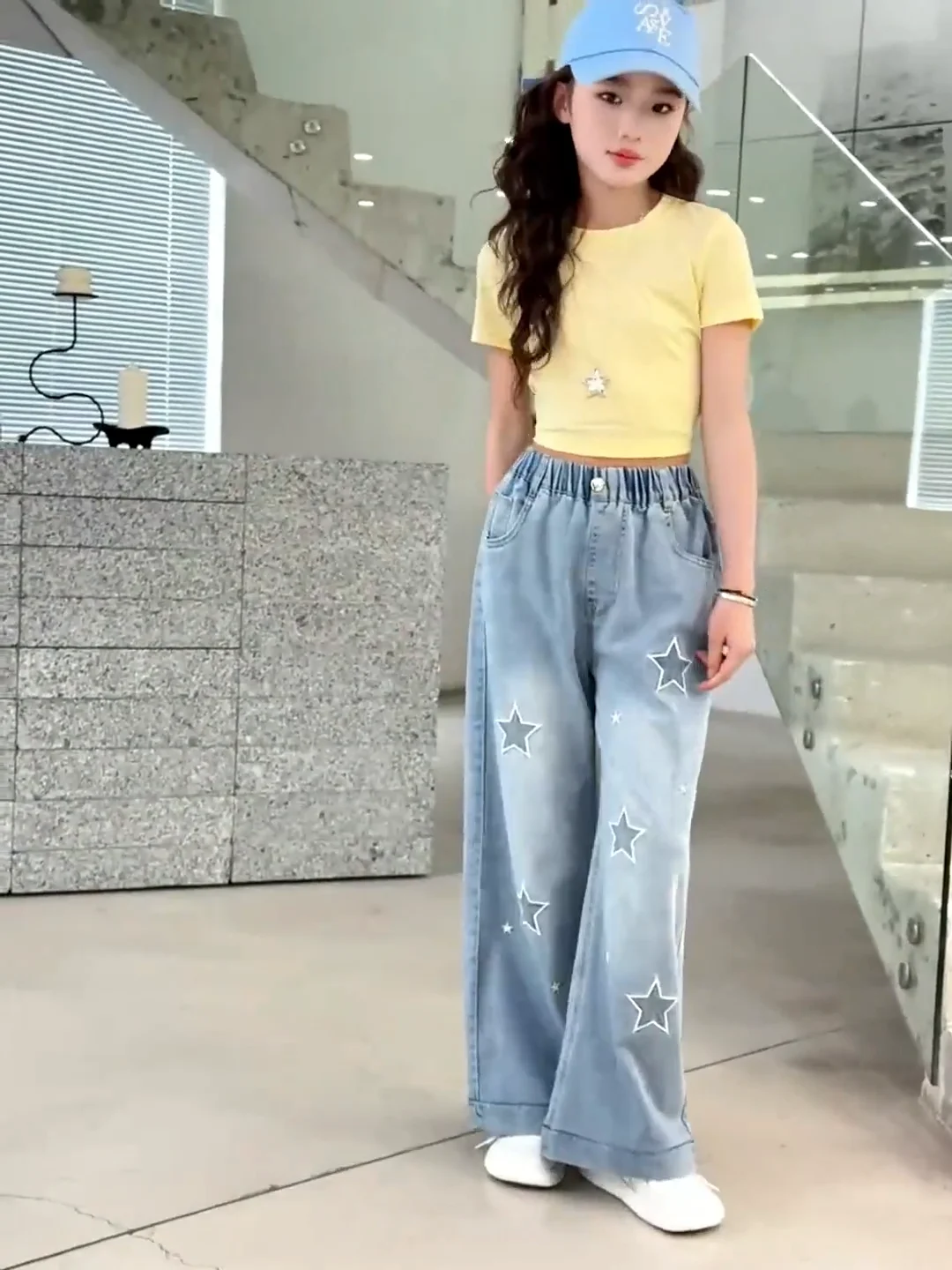

Kids Summer Light Wash Denim Pants with Star Embroidery, High Waist Elastic Wide Leg Jeans for Girls