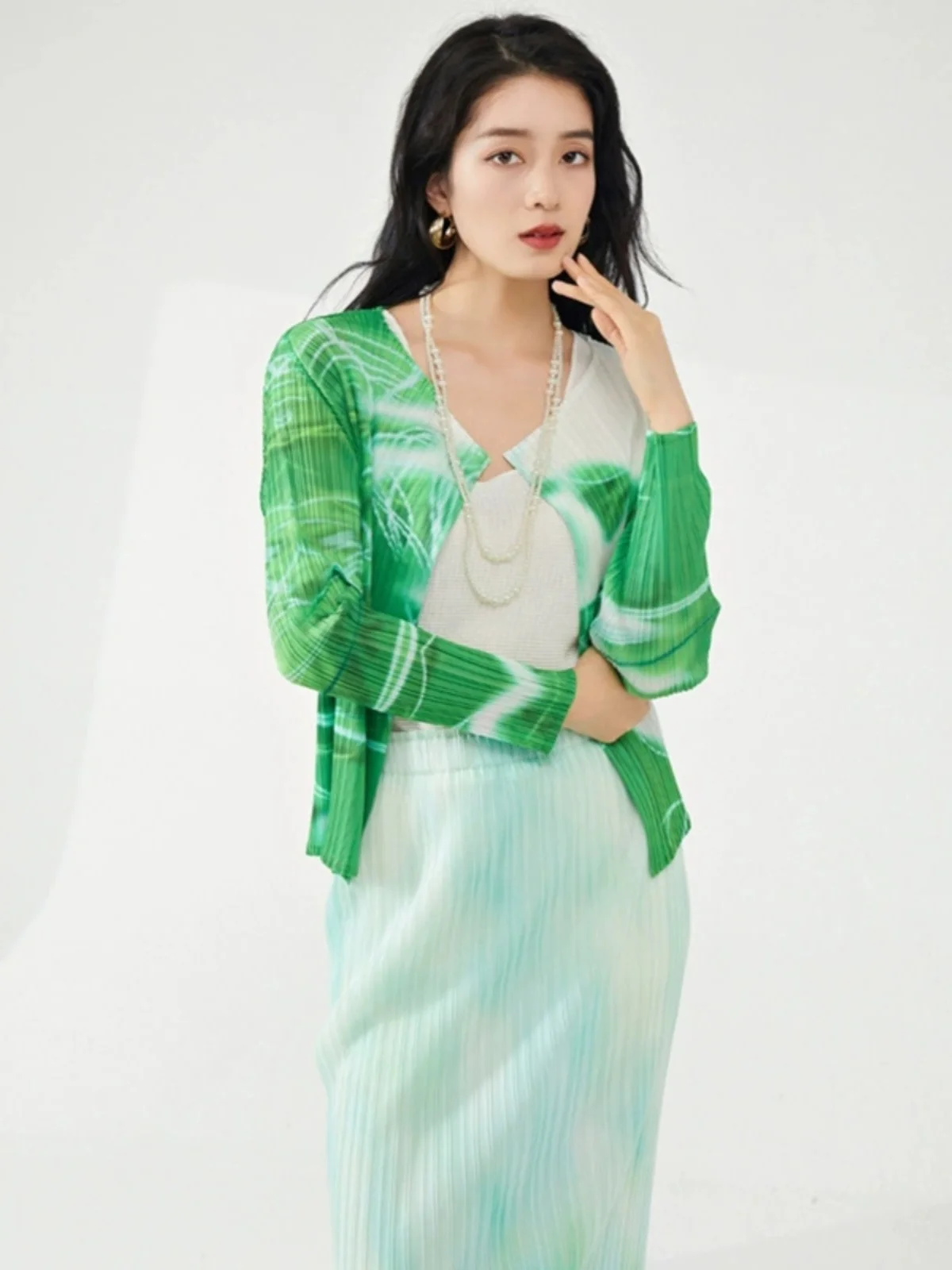 

Fashionable Print Long Sleeve Open Cardigan Women's Outerwear Spring 2024 Stylish Elegant Versatile Pleated Top Polyester Fiber