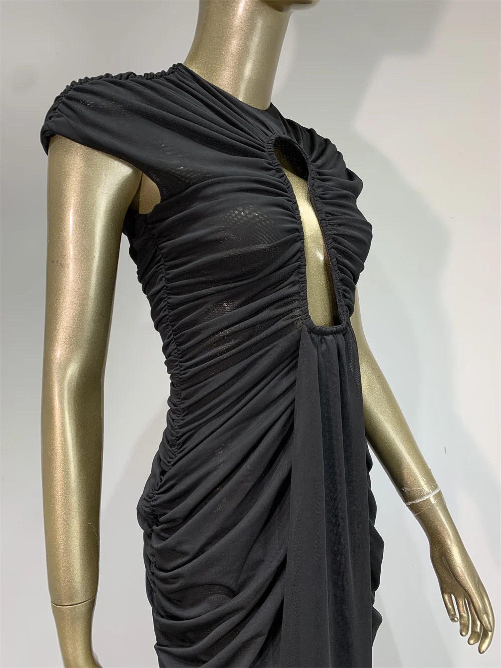 Women Soft Comfortable Party Dress Elegant  Short Sleeve O Neck Key Hole Pleated Maxi Long Celebrity Evening Party Gowns