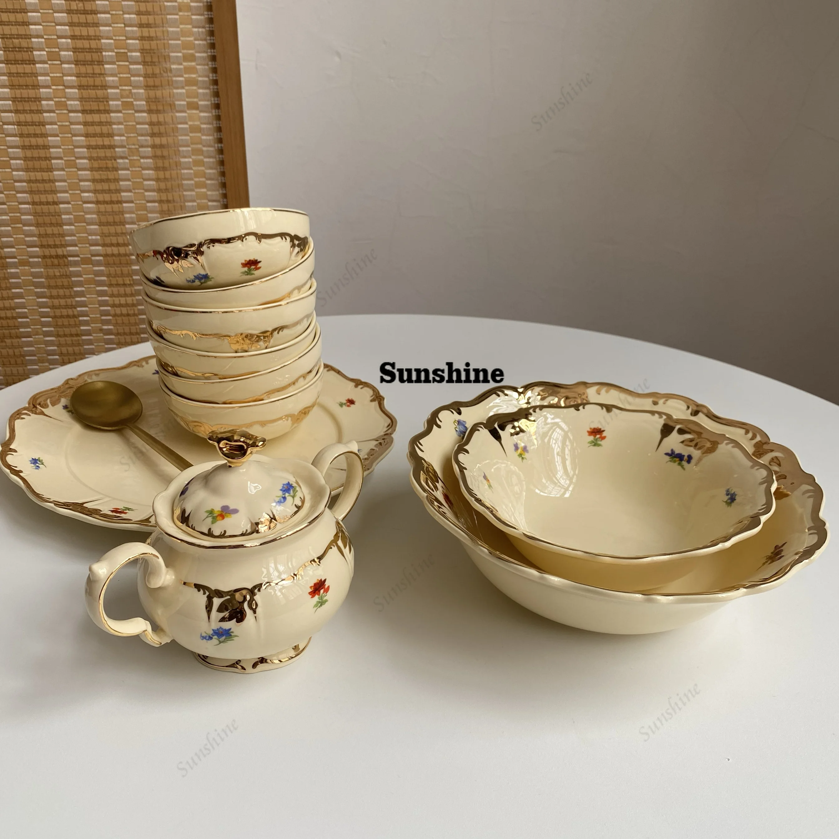 High end luxury tableware, lace soup bowls, luxurious heavy industry, gilded flower rice bowls, noodle bowls, steak plates