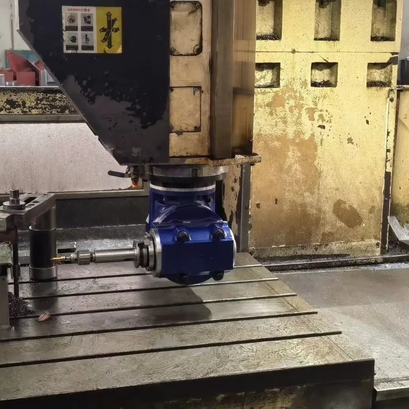 Heavy duty universal milling head, angle head, angle milling  , right  side milling  , hand crank at any