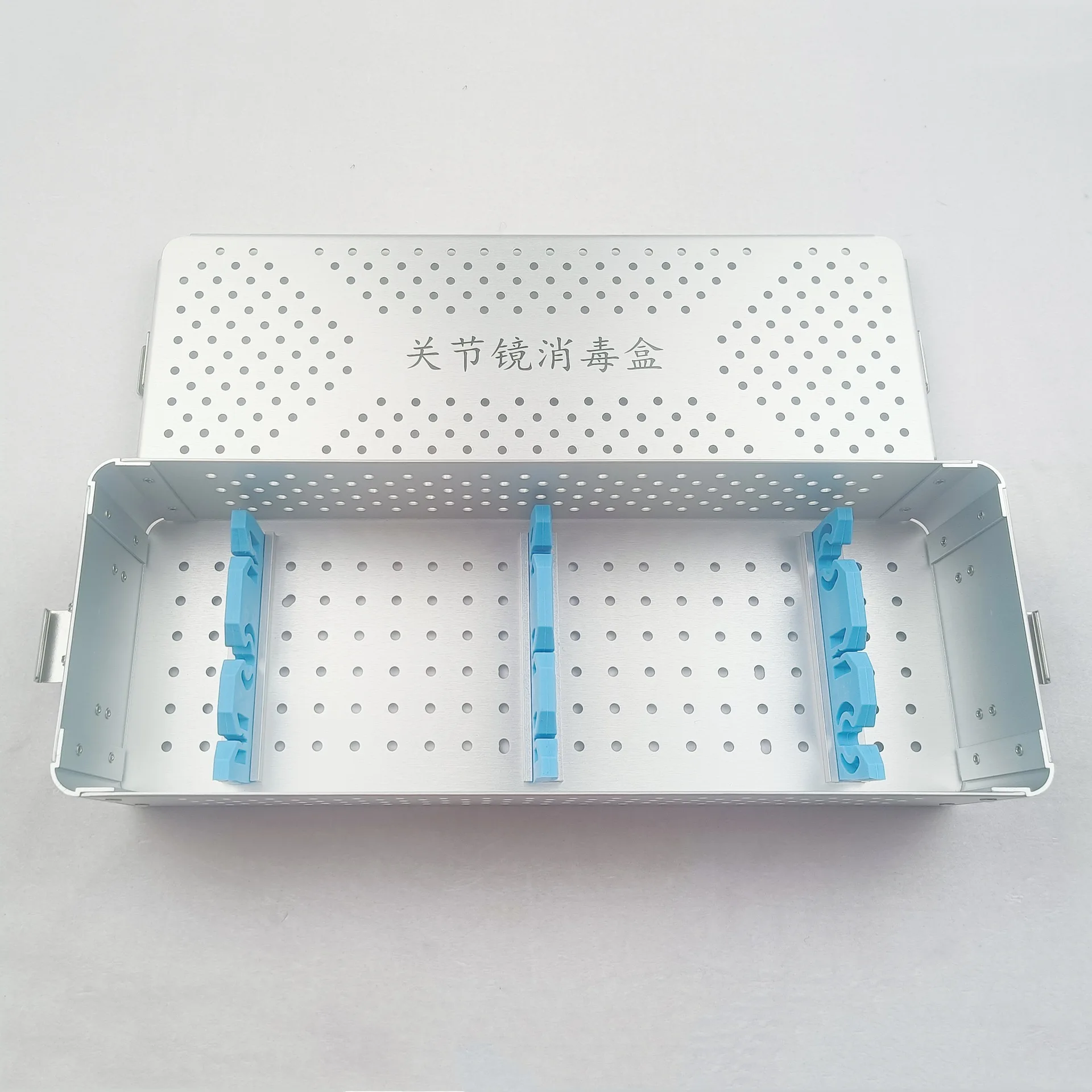 

sterilization box lens sheath and other full sets are loaded and stored in the cleaning box