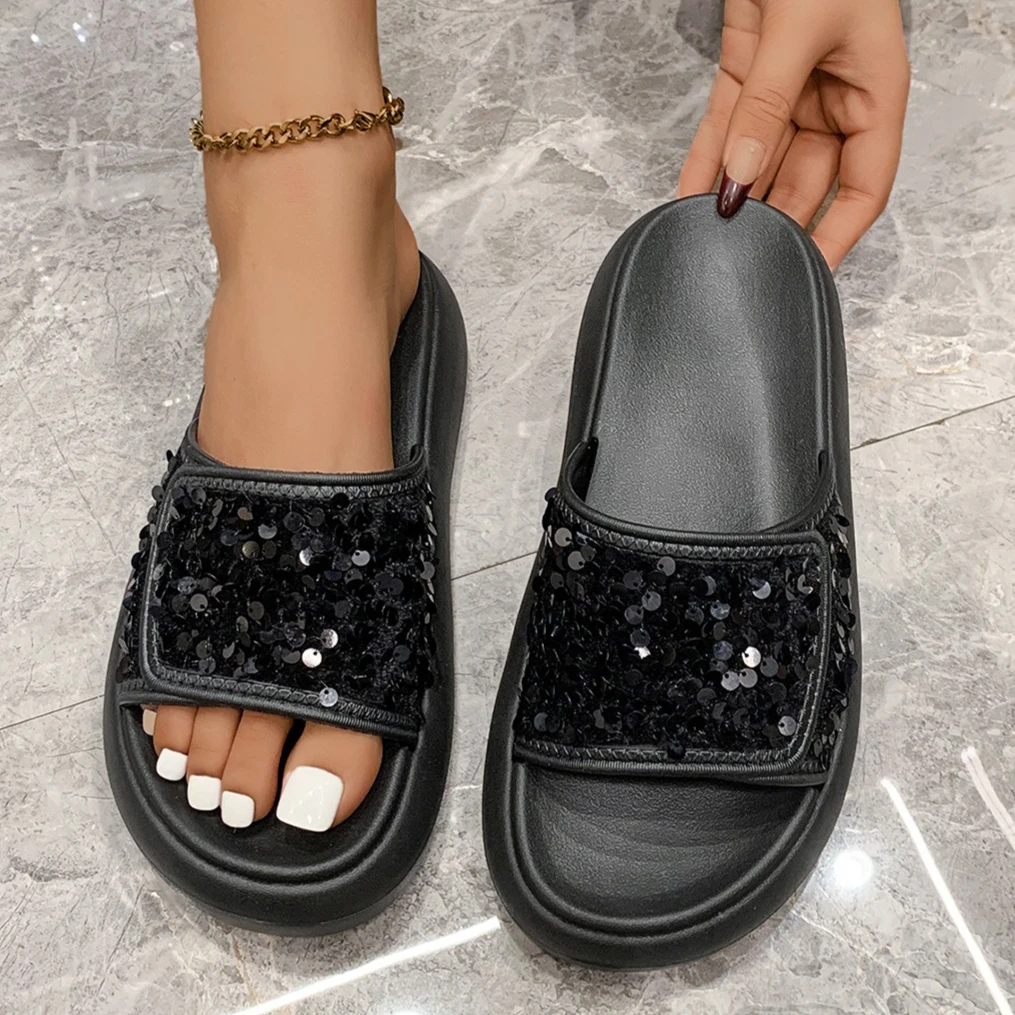 

Яркие стильные тапочки на платформе для отдыха для женщин, летняя домашняя обувь, женские домашние уличные шлепанцы на толстой подошве черного цвета