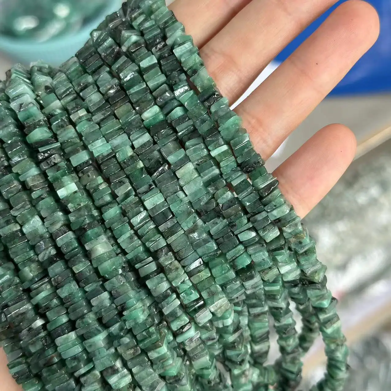 Natural Emerald Spacer Emerald Smaragdi Square Amorphous Conformal Loose Beads Hand Neckalce for Jewelry Making