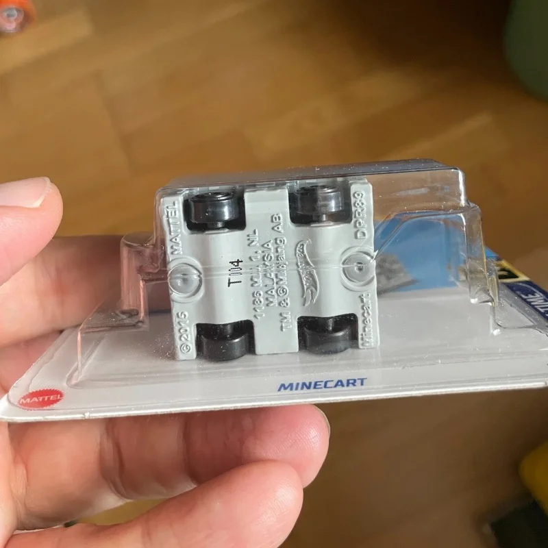 Authentique Mattel Hot Wheels périphériques de jeu modèle de voiture série de voiture de base mon monde voiture minière recueillir voiture jouets véhicule moulé sous pression