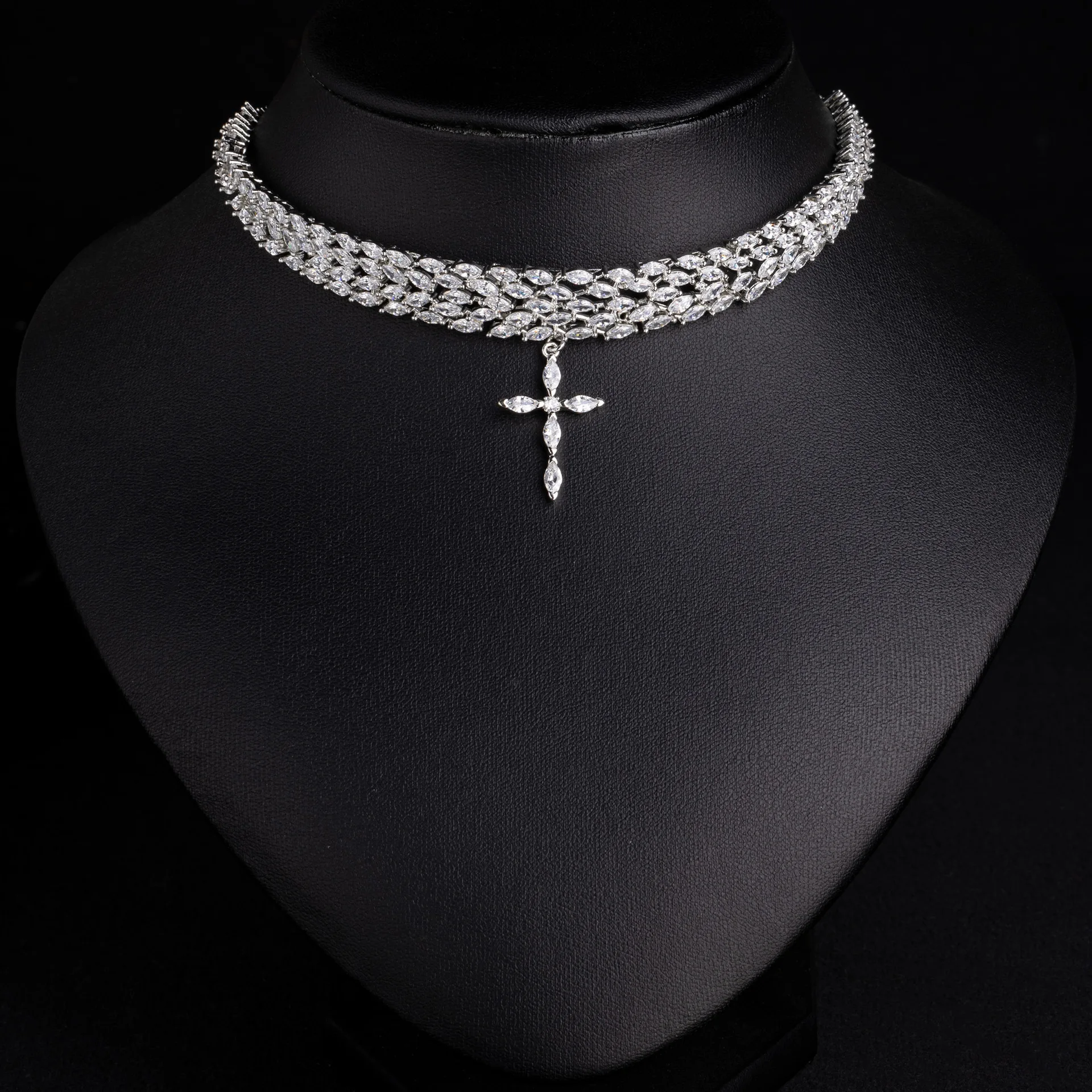 

New Luxury Charm Pendant Necklace Everyday Fine Jewelry Unisex Costume Accessories Suitable for Wedding Holiday Party Gifts M983