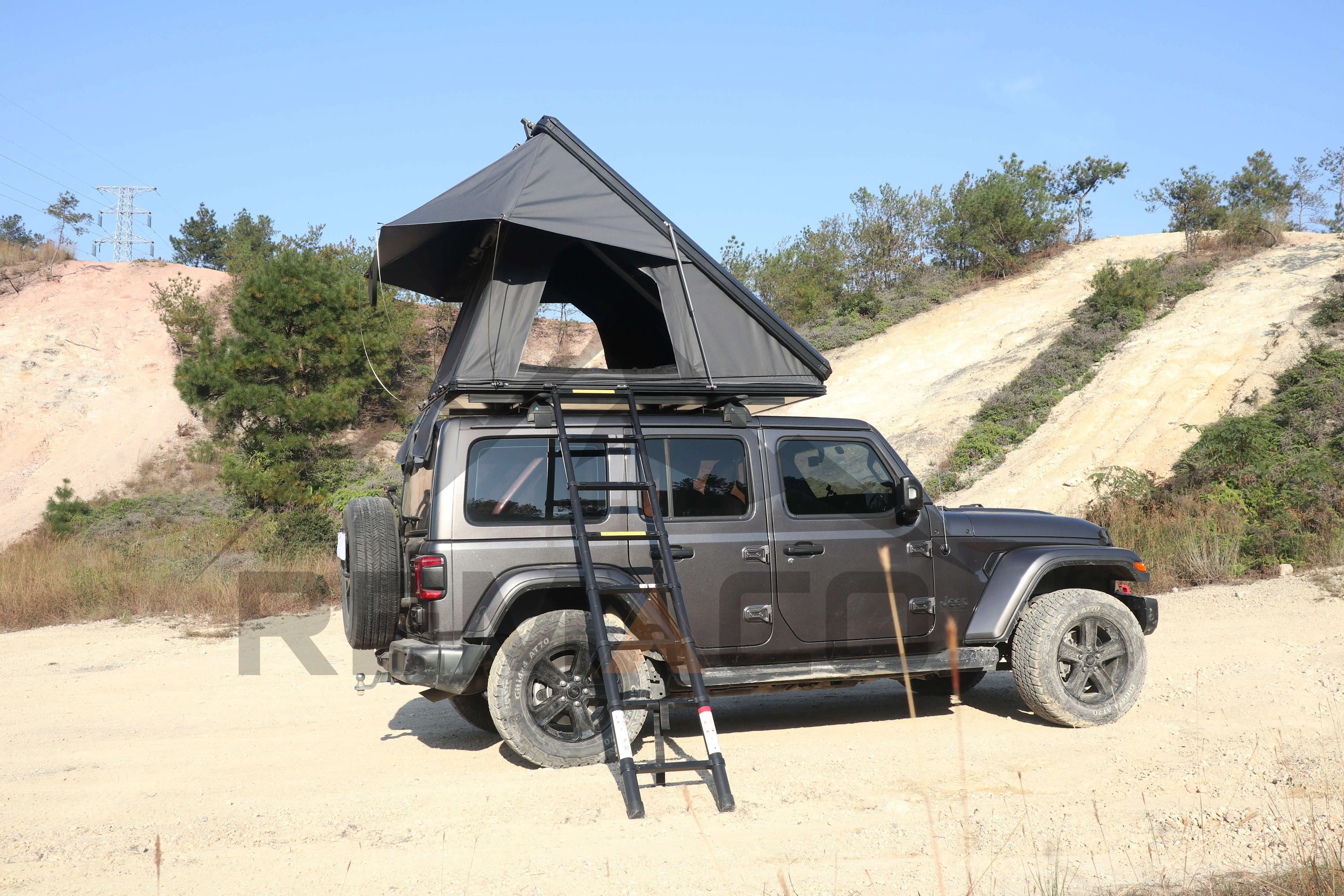 2024 Hot Selling Rooftop Tent With Free 2.3m Widened Ladder Snow Outdoor 4 Season Camping Car Roof Top Tent