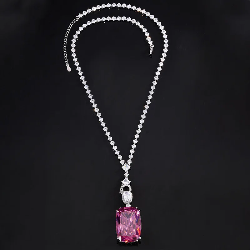 New Gold-Plated Fashion Gemstone Square Diamond Luxurious Pendant Necklace 20*28