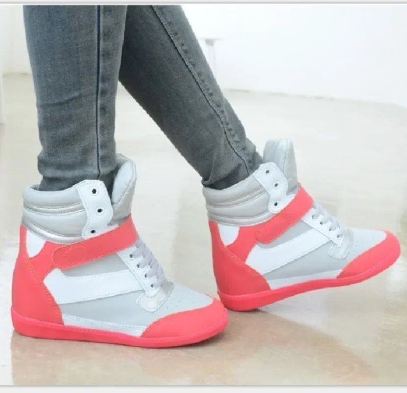 

Pop 2025 Autumn Designer Wedges White Platform Sneakers Women Shoes Leather Black High Top Sneakers Hidden Increasing Basket Fem