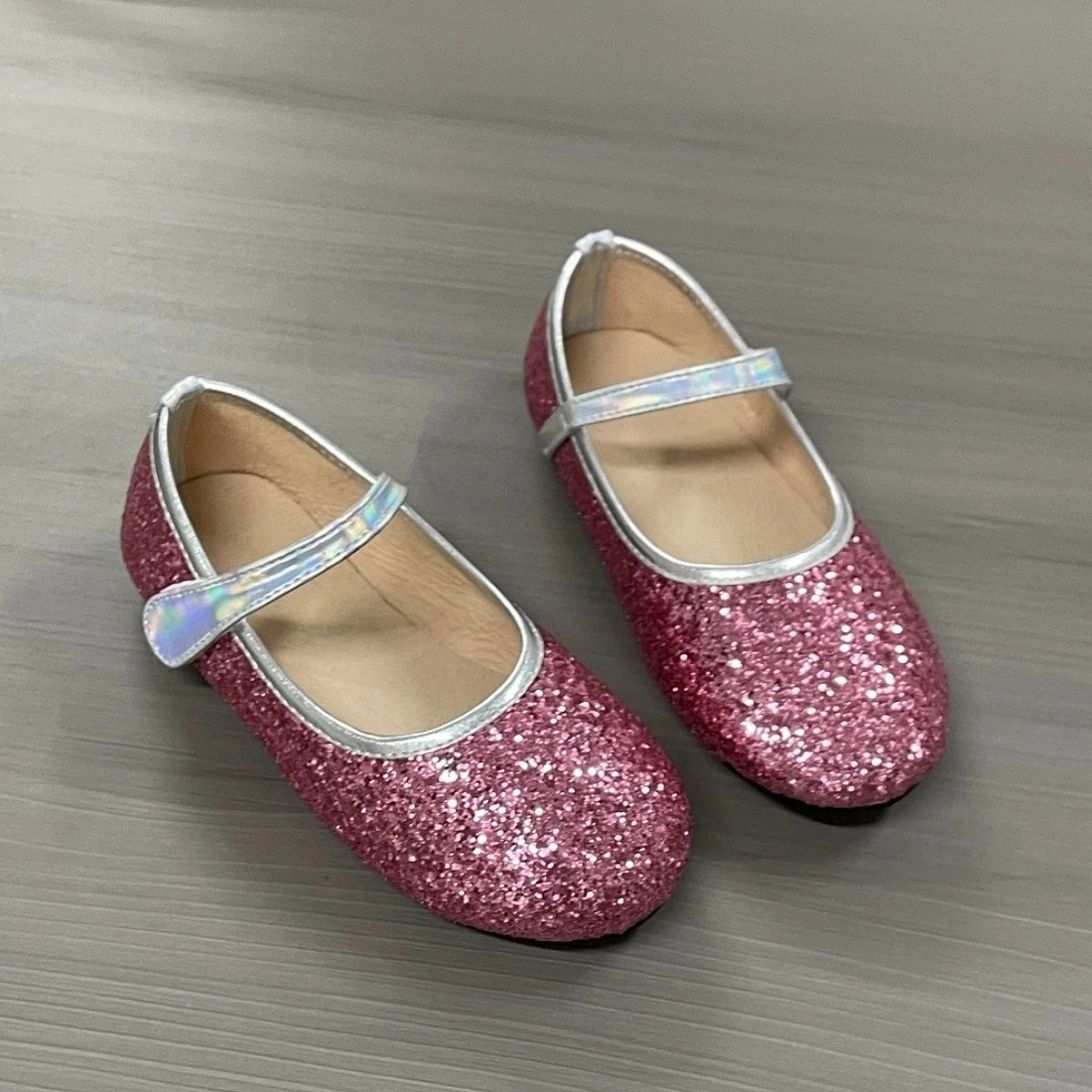 Xingliupi Girl Charming Princess Shoes for Babies Unique Leather Shape Flat Performance Footwear Everyday Wear Popular Trend