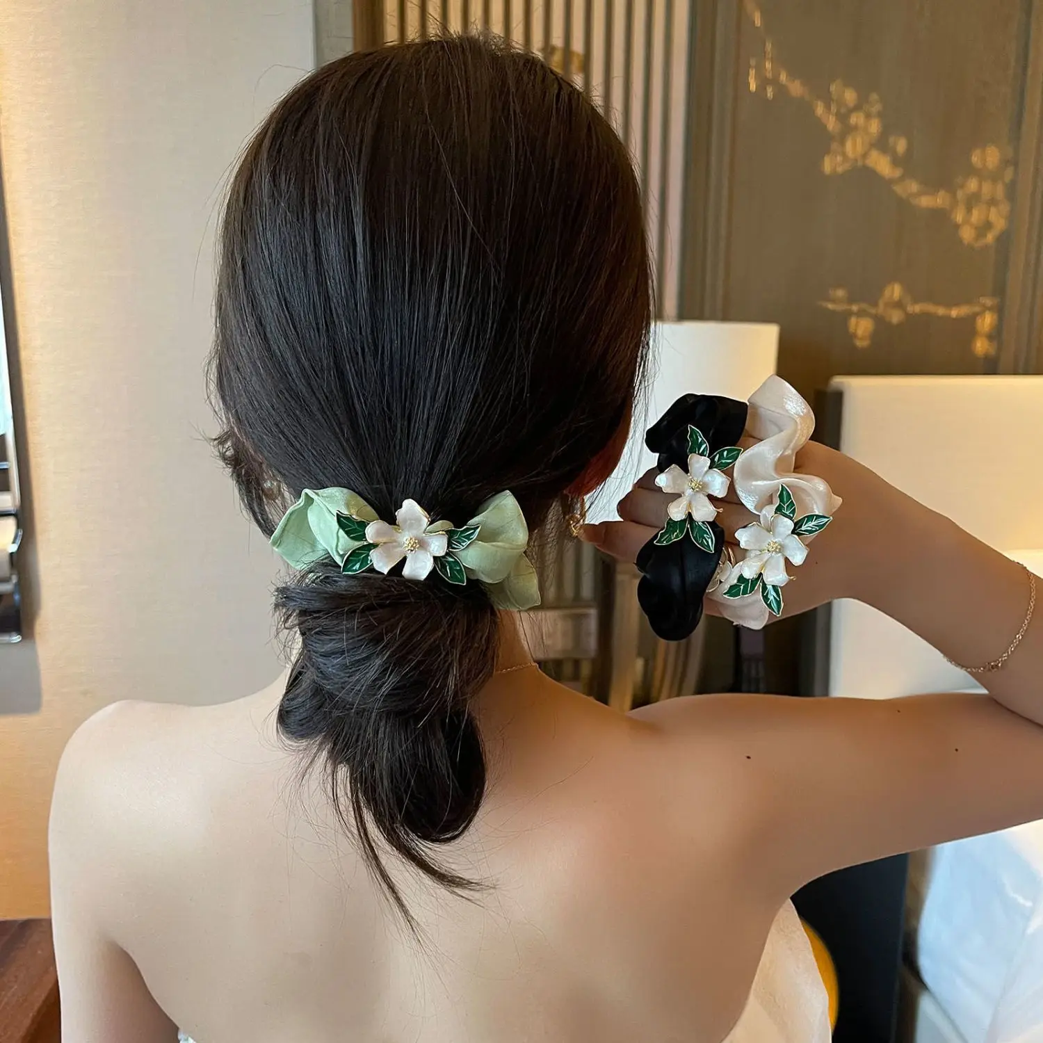 

Green White Silky Hair Tie Enamel Flower Jasmine Gardenia Tie Ponytail Green and White Head Rope Rubber Band Big Brand Elegant