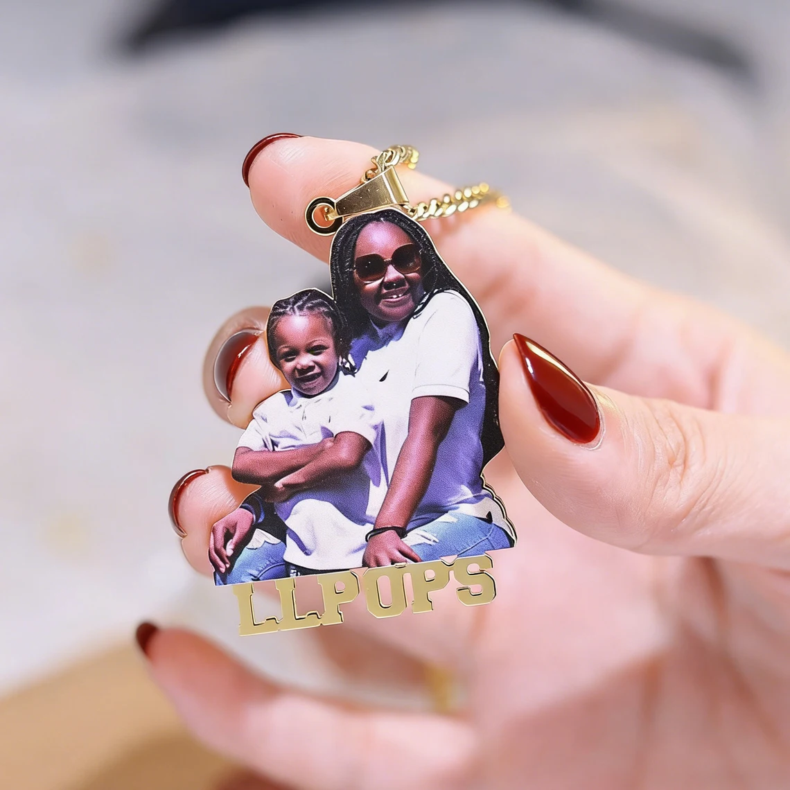 

Персонализированное ожерелье с фото и именем на заказ для женщин, детей, мам; ожерелье с именем и изображением на заказ; подарок для пары; ювелирное украшение.