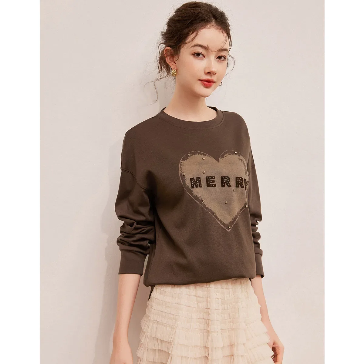 LOUIS YAO 2025 Autum Printed and Embroidered Design Fashionable Round Neck Nail Drill Loose Long Sleeve Women's Hoodie