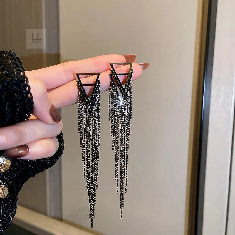 

Silver Needle Triangle Inlaid Rhinestone Tassel Earrings Fashion Elegant Temperament Ladies Light Luxury Long Earrings Jewelry