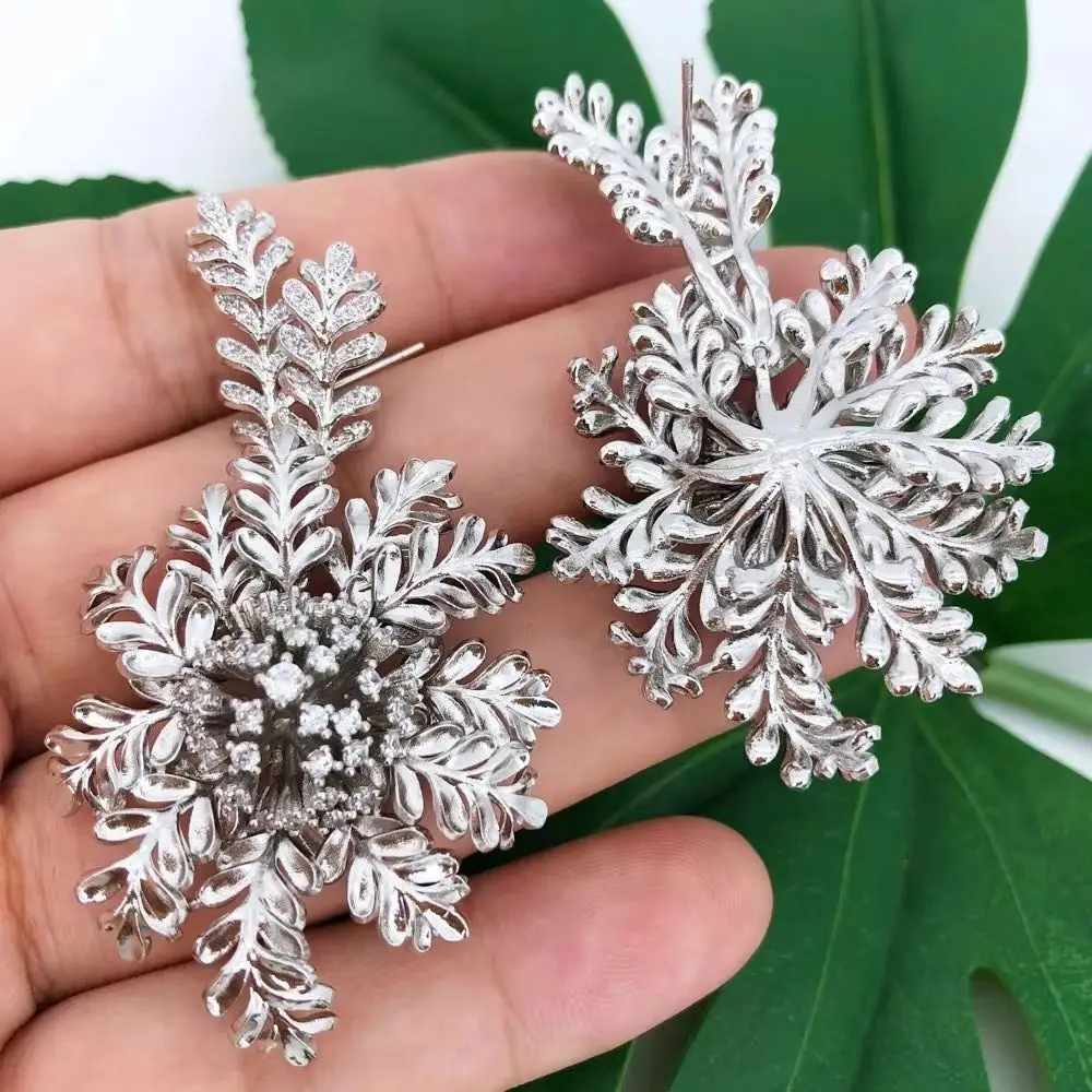 

Missvikki Dubai Bridal Earrings Fashion Jewelry Vintage Shiny Snow Flower Dangle Earrings For Women Wedding Party CZ Engraving