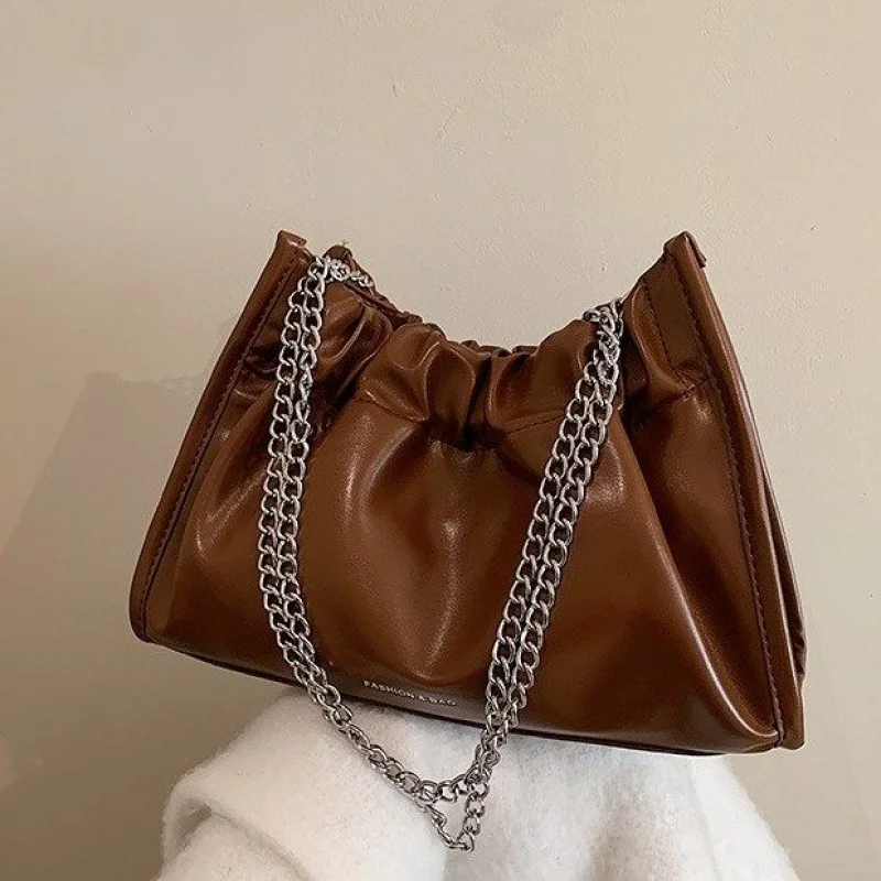 

Роскошная дизайнерская сумка через плечо для женщин с блокирующим металлическим логотипом и мягкой кожей для максимальной элегантности