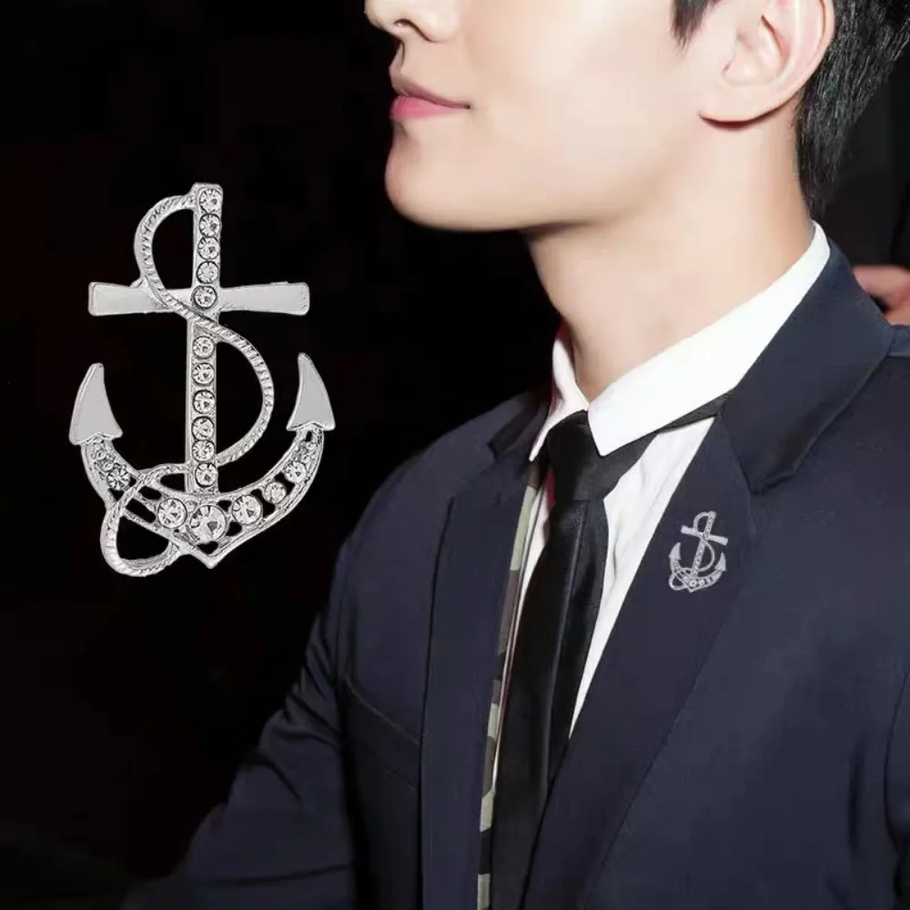 Vintage Naval Rudder Anchor Brooch Rhinestone Men's Suit Shirt Collar Lapel Pin Metal Brooch Business Badge Jewelry Accessories