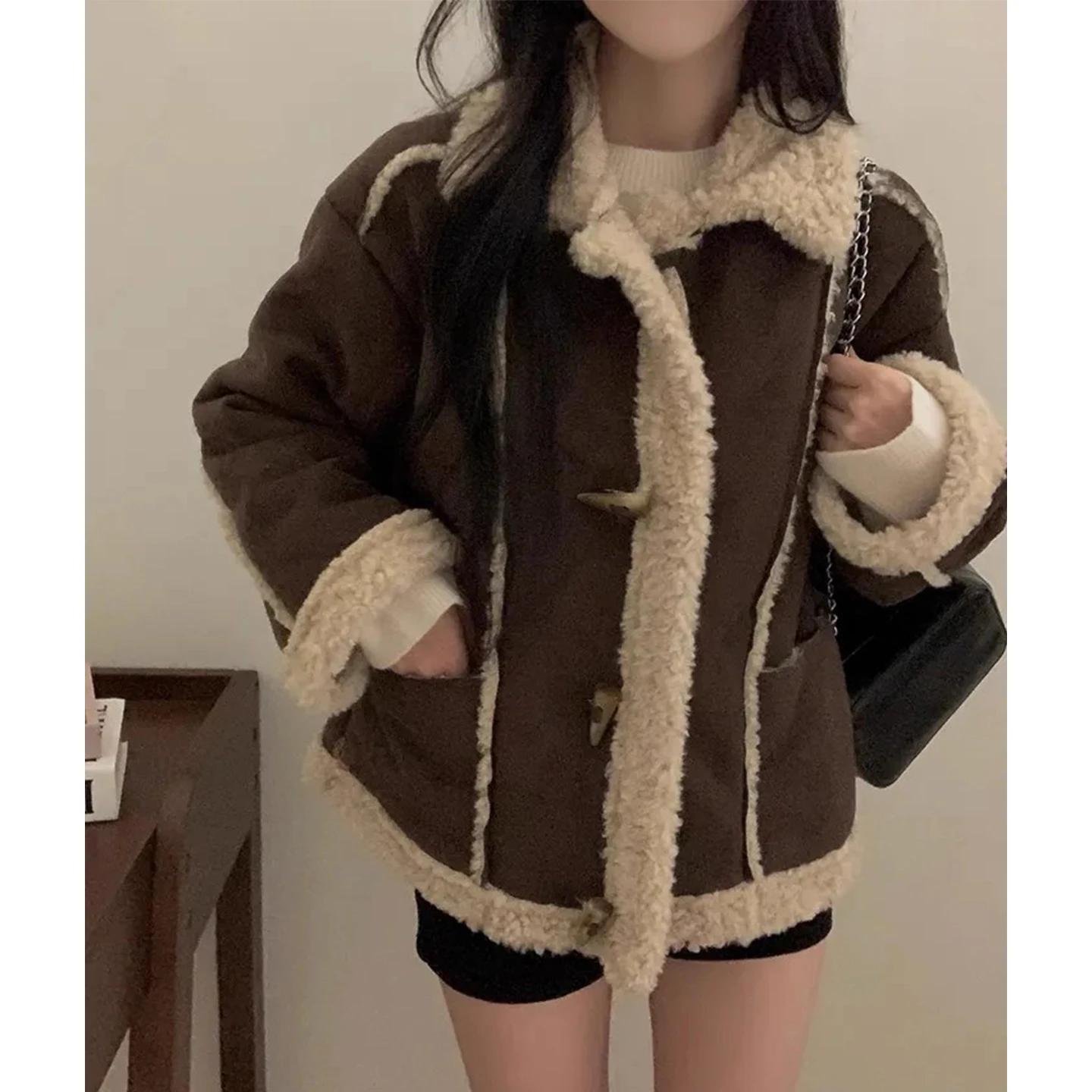 Pelle con bottoni retrò e pelliccia di agnello Jaet Donna Inverno Nuovo Sle Double ket Capispalla versatile Pendolarismo Sle Poliestere...