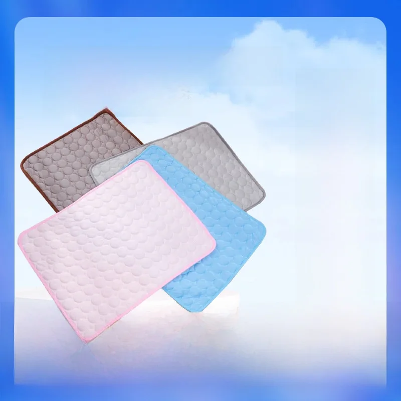 

Летний охлаждающий коврик для собак из ледяного шелка: удобный и мягкий матрас для питомцев