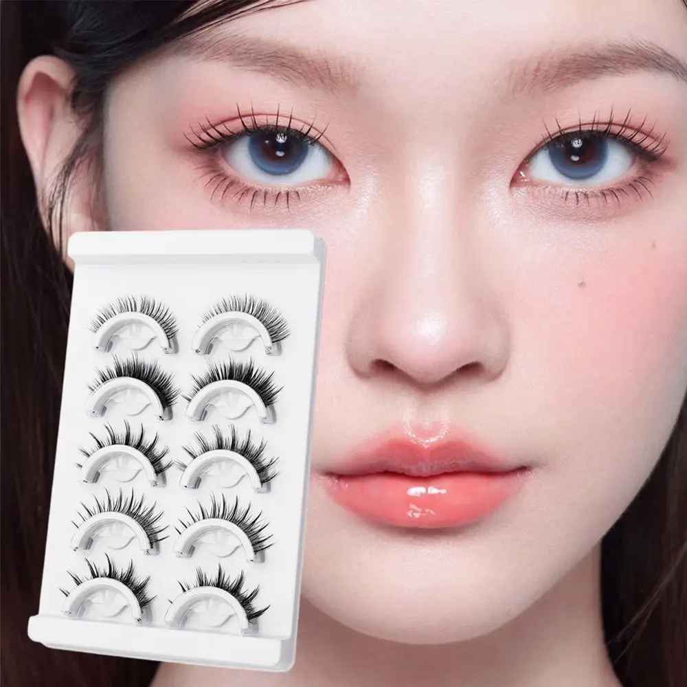 5 paia di ciglia autoadesive dall'aspetto naturale Ciglia autoadesive naturali corte e sottili naturali Fascia nera Nessun incollato necessario