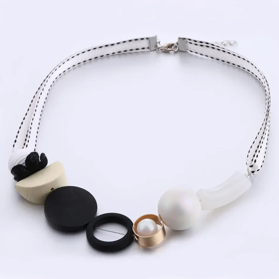 Geometric Circle Wooden Round Sweater Chain Necklaces Imitation Pearls Necklace for Woman Girl Jewelry