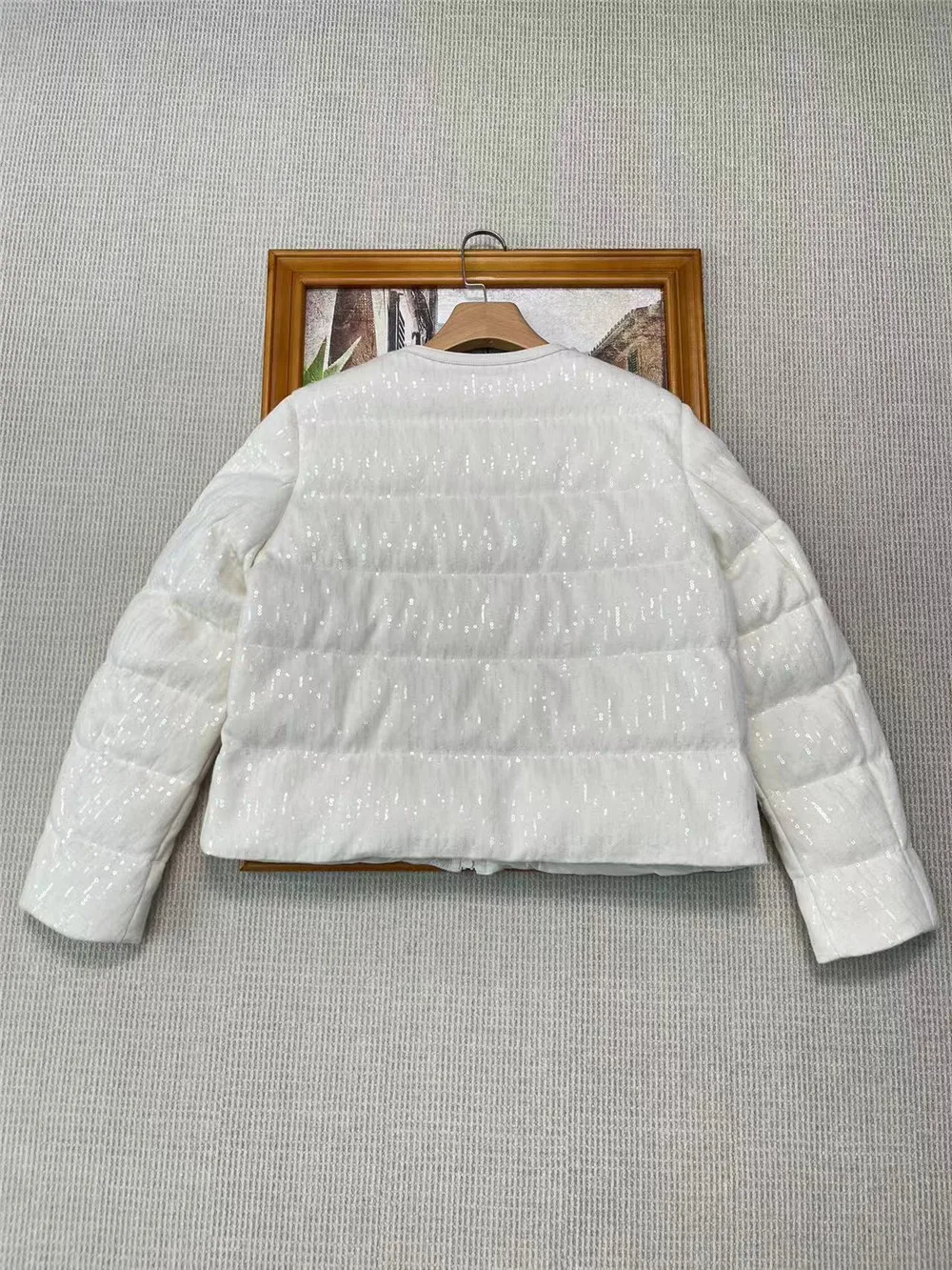 Chaqueta de plumón de ganso con lentejuelas exquisitas para mujer, abrigo grueso y cálido de piel de oveja, empalme de lana, manga larga, invierno, nuevo