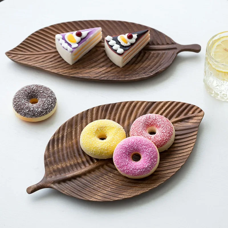 

Exquisite Handmade Walnut Tray Natural Log Leaves Design Dessert Plate Creative Snack and Fruit Tray with Japanese Wooden