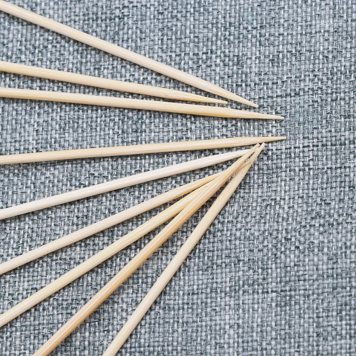 

200 pcs Handmade Wooden Cocktail Strawberry Shape Sticks Decorative Appetizer For Party Bar Home Reusable Colorful Picks For