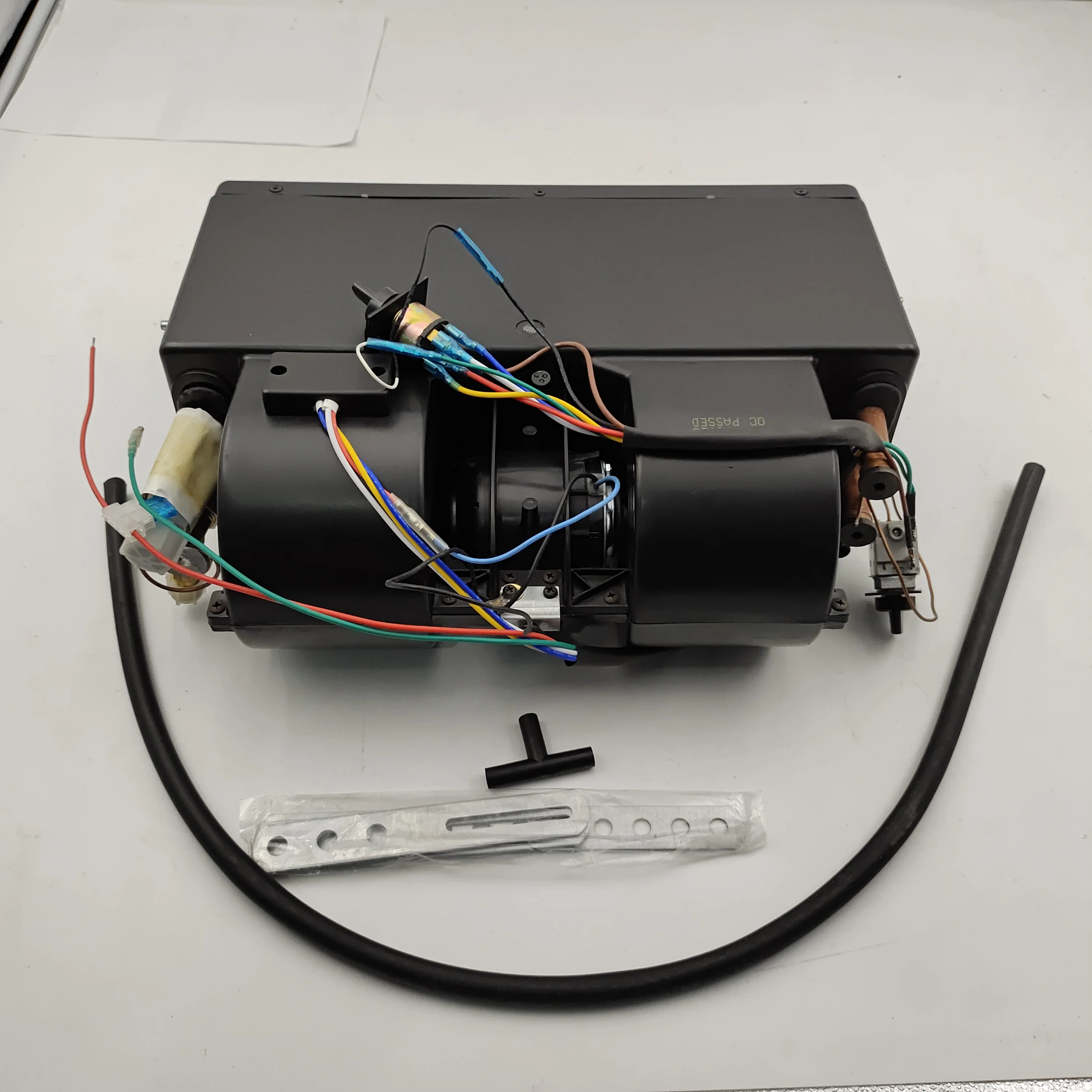 12V 24V Car Air Conditioner Kit Universal Under Dash Vaporizer & AC Compressor A/C Kit For Truck Car Van BEU-404-000