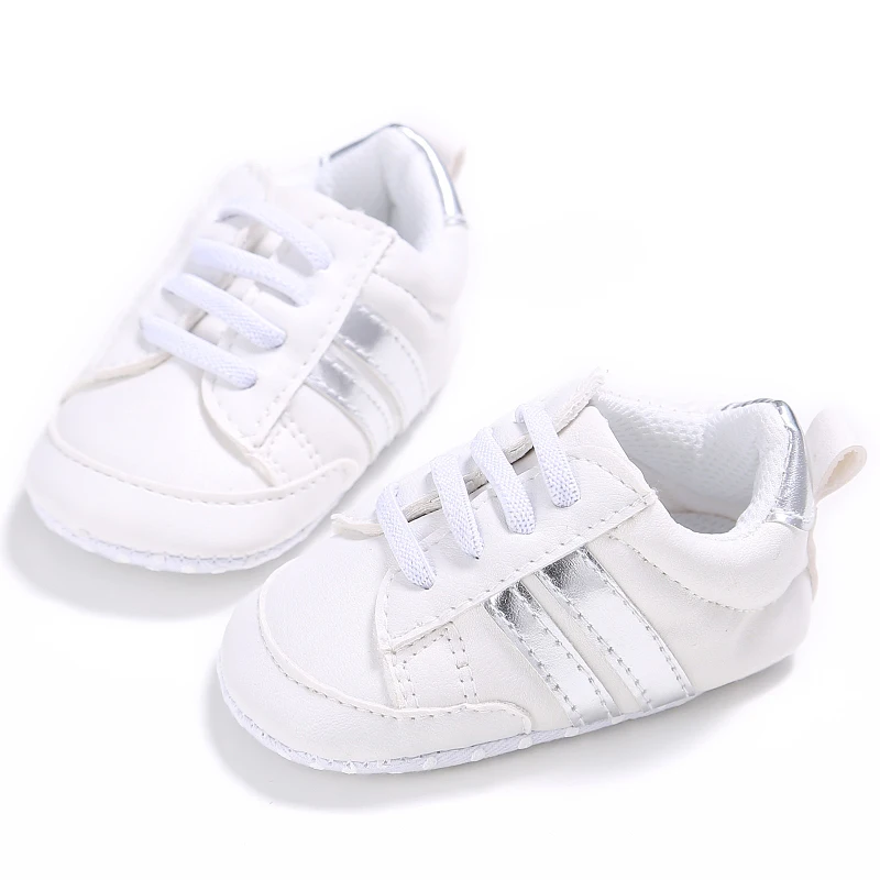 Erste Sportschuhe mit Streifenmuster aus PU-Material für Jungen und Mädchen, geeignet für Babys im Alter von 0 bis 18 Monaten, mit weicher Sohle, bequem und leicht. – Detail 25