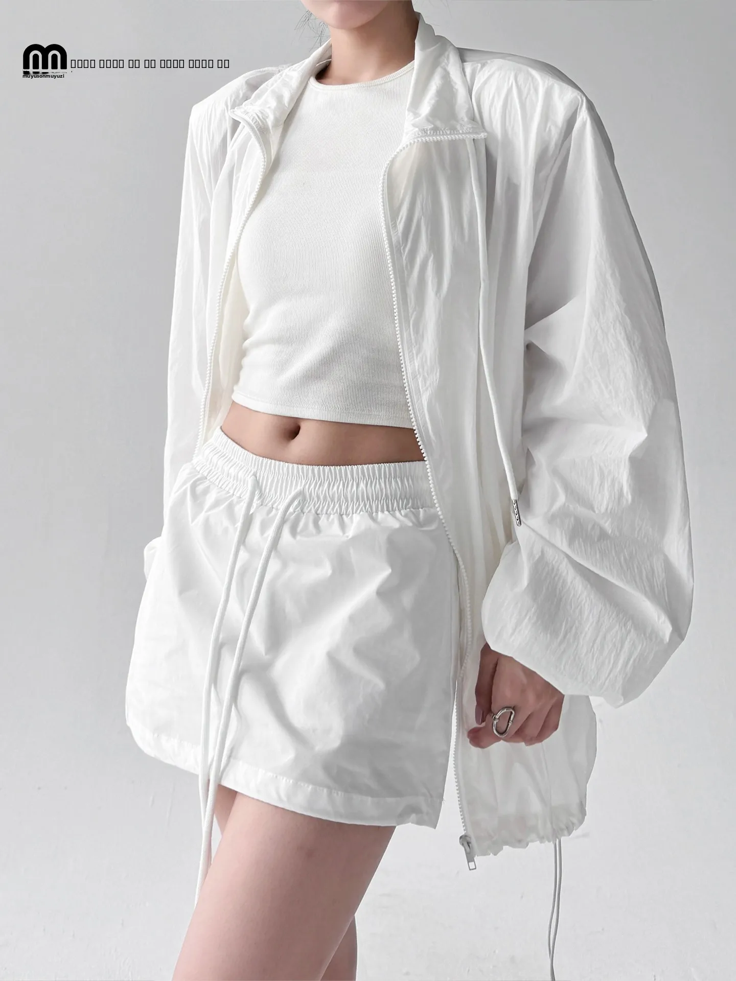 

Summer 2025 Women's White Stand Collar ort Jaet Loose Slimming Casual Top Sun Protection Clothing Faionable Commute Sle