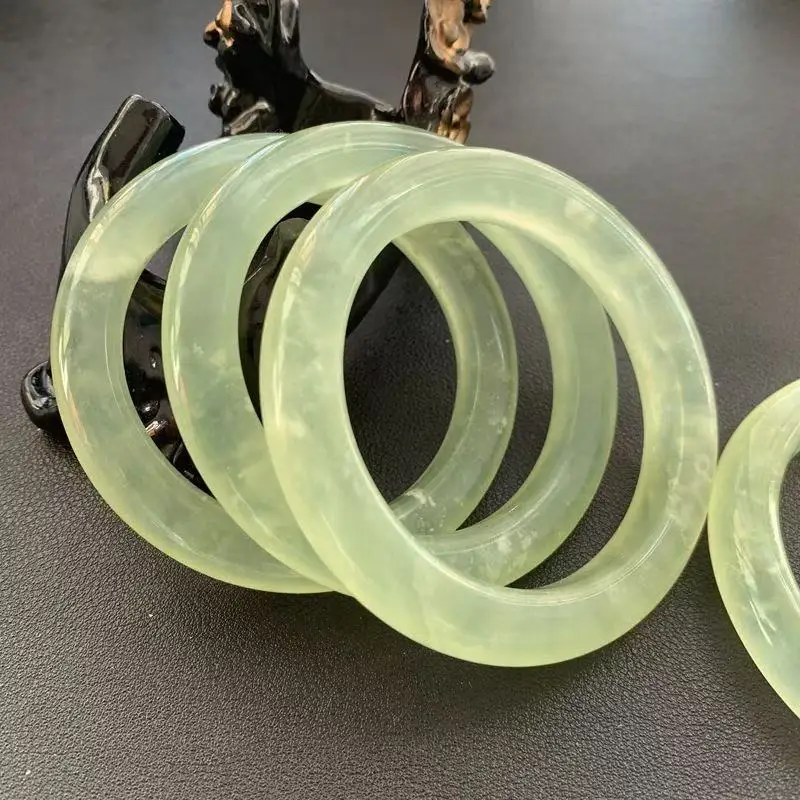 

Натуральный высококачественный китайский четыре великих нефритовых камня: Xiu Jade, прозрачный браслет для воды, браслет из зеленого нефрита для женщин