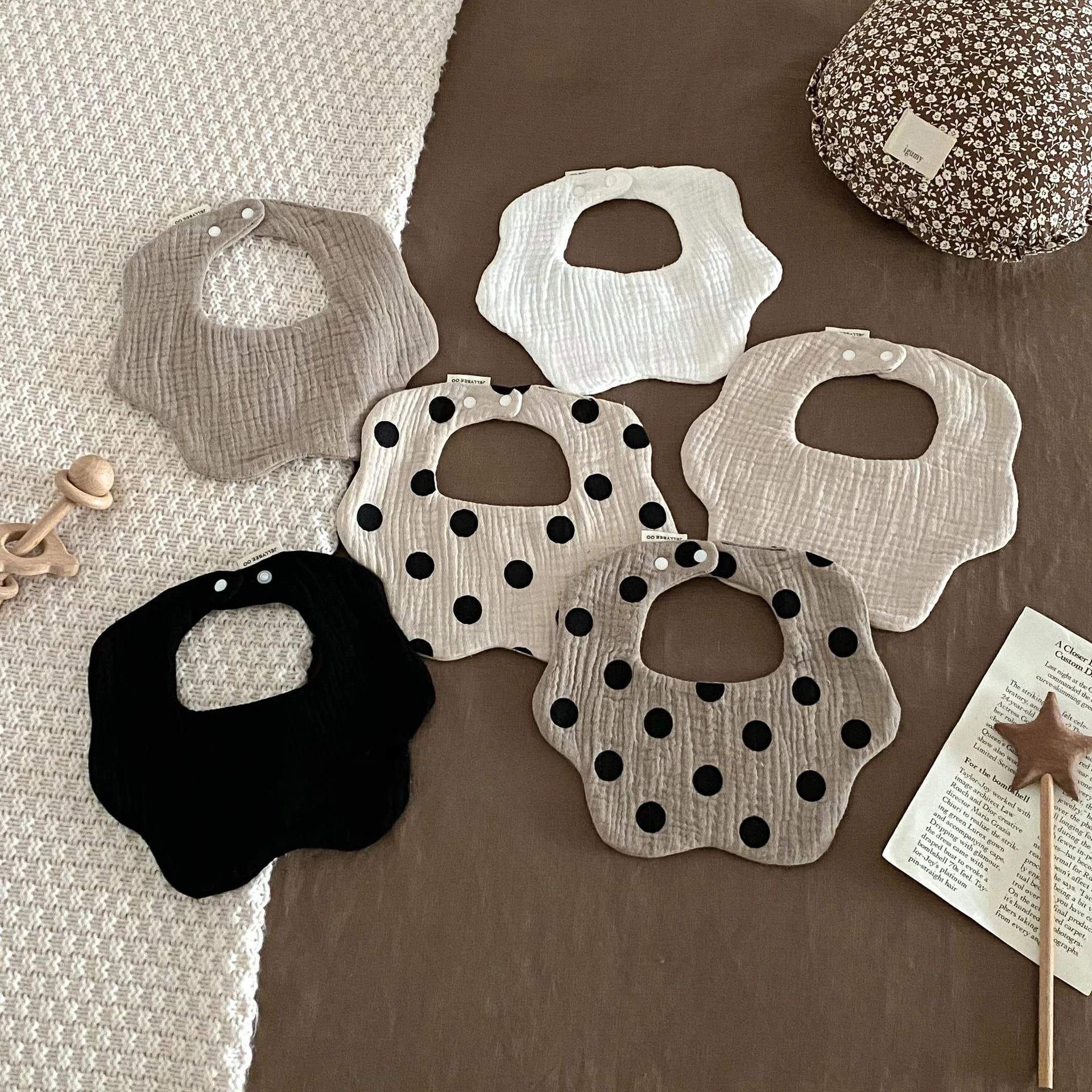 

Wave Dot Petal Baby Bib INS Wind Baby Drool Towel Pure Cotton Yarn Newborn Anti Spitting Bib Home Baby Products Nordic Style