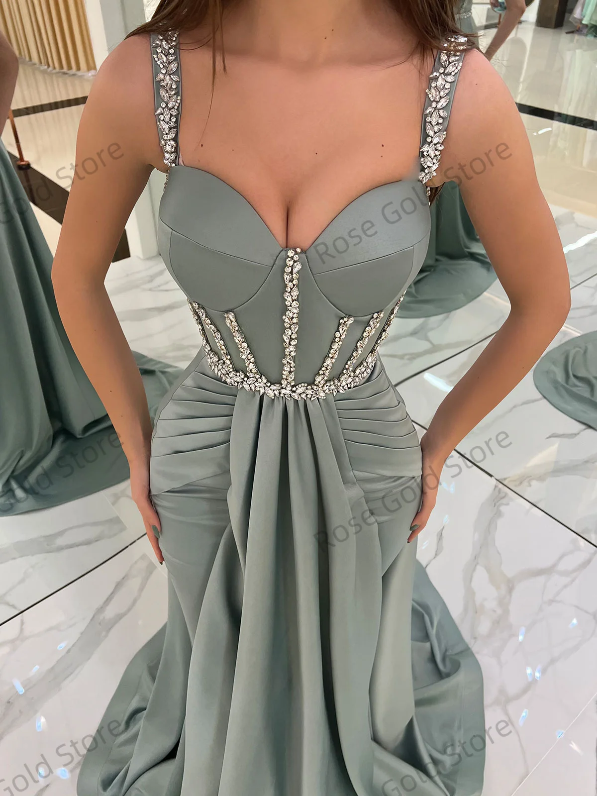 Semplici abiti da sera a sirena per le donne Sweetheart Glitter Abiti da sera Paillettes Pieghe Abiti da ballo Lunghezza pavimento personalizzato