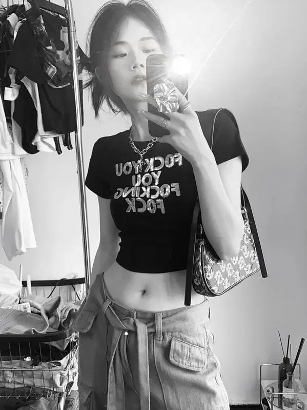 2000s Streetwear Harajuku maglietta a maniche corte Y2K Fashion Letter Print Cute Baby T Shirt Summer E-girl Black Crop Top Slim Fit