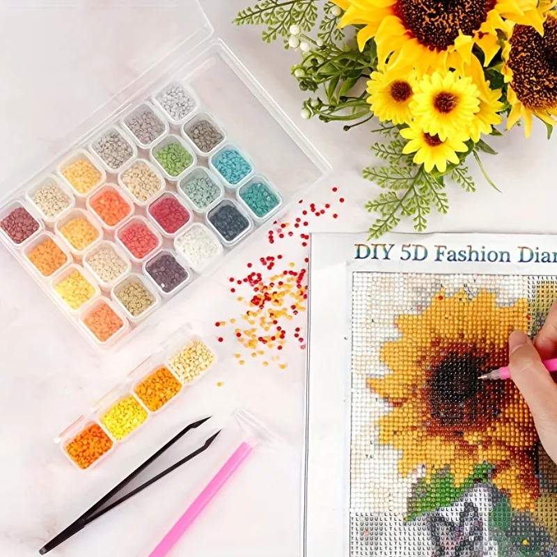 28/56 Grid Diamond Painting Tools Plastic Storage Box Transparent Jewelry Organizer with Fabric Lining, Buckle Closure
