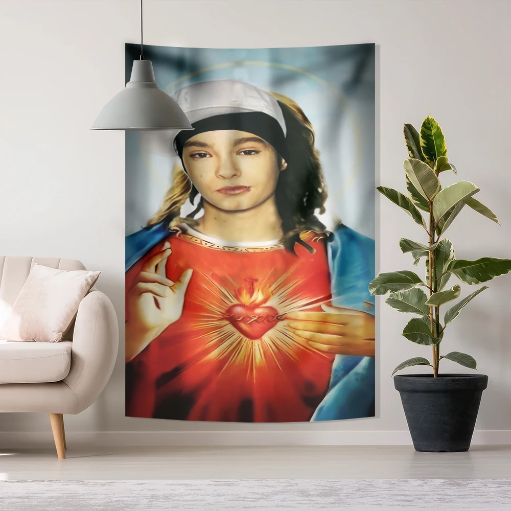 Tokyo Hotel Boy Tom Kaulitzs Jesus Decorates The Wall Tapestry Background