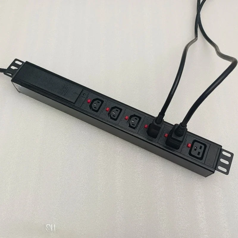 12 Position C13 Lockable Socket 220v 10a AC 10a Rack Basic 10a Circuit Breaker Socket