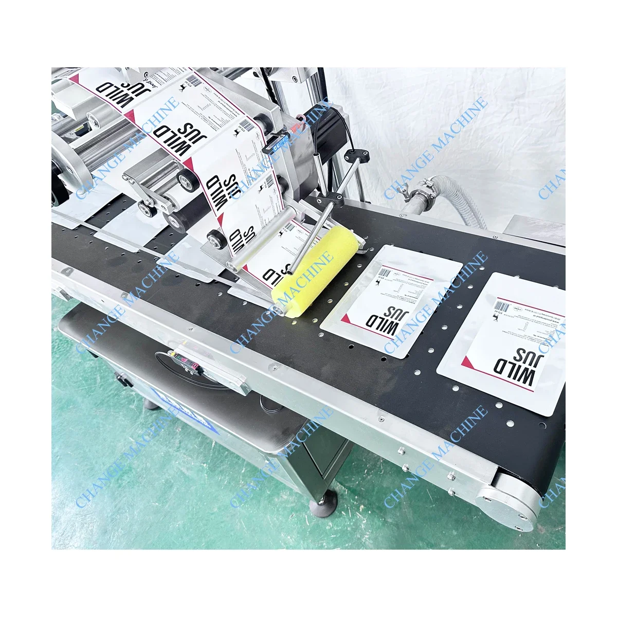 Automatic Pouches Labeling Machine